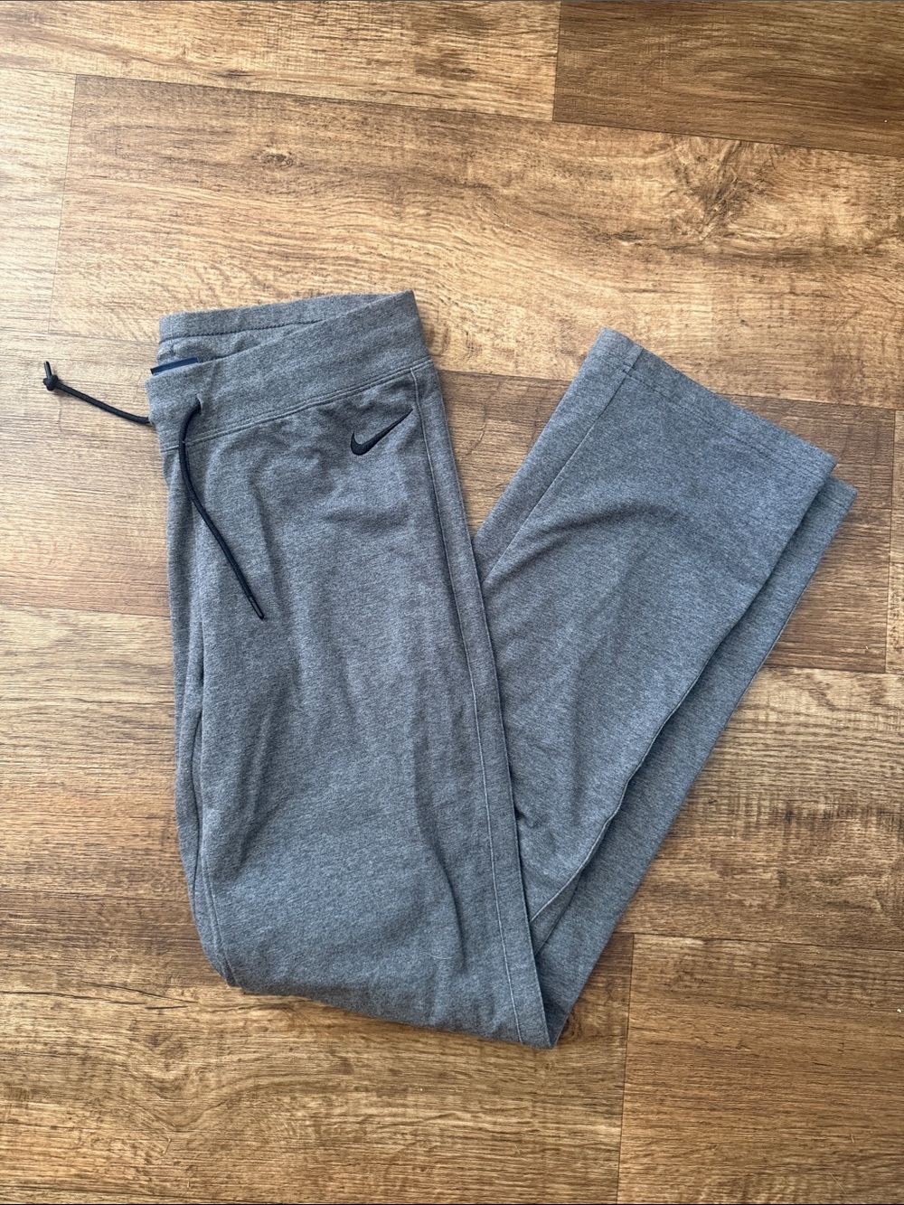 Nike Women’s Heather Gray Light Sweatpants